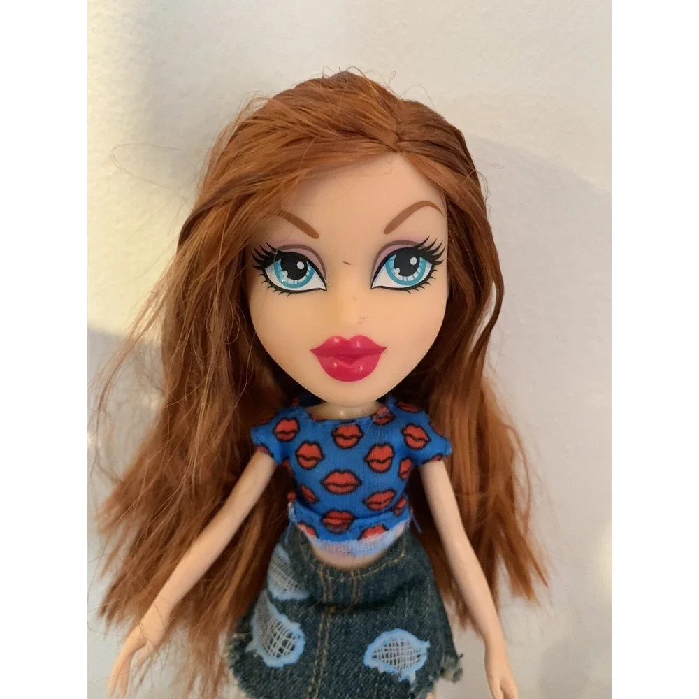 2015 Bratz MGA Red Hair Meygan Doll Lip Shirt Denim Skirt